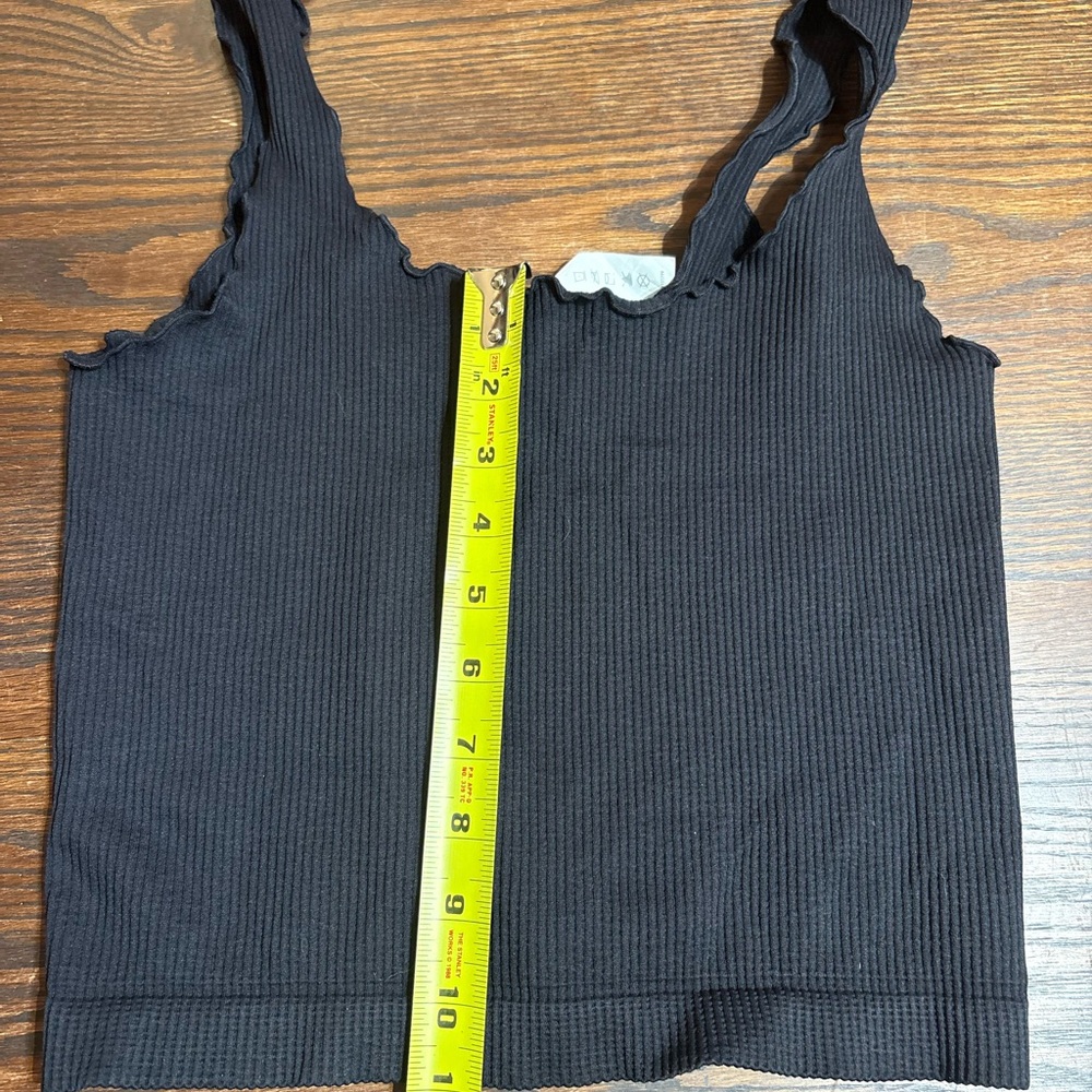 Avocado Black Ribbed Crop Tank - Picture 4 of 4